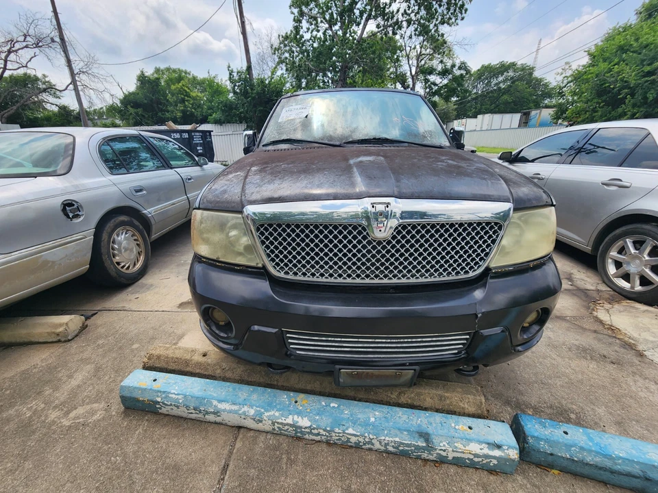 2003 2004 2005 2006 LINCOLN NAVIGATOR MESH GRILLE - Image 1 of 1