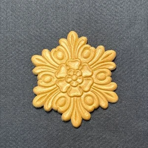 Medaglione di legno di betulla fiore centrale 4-15/16"" x 4-3/8 - Foto 1 di 1