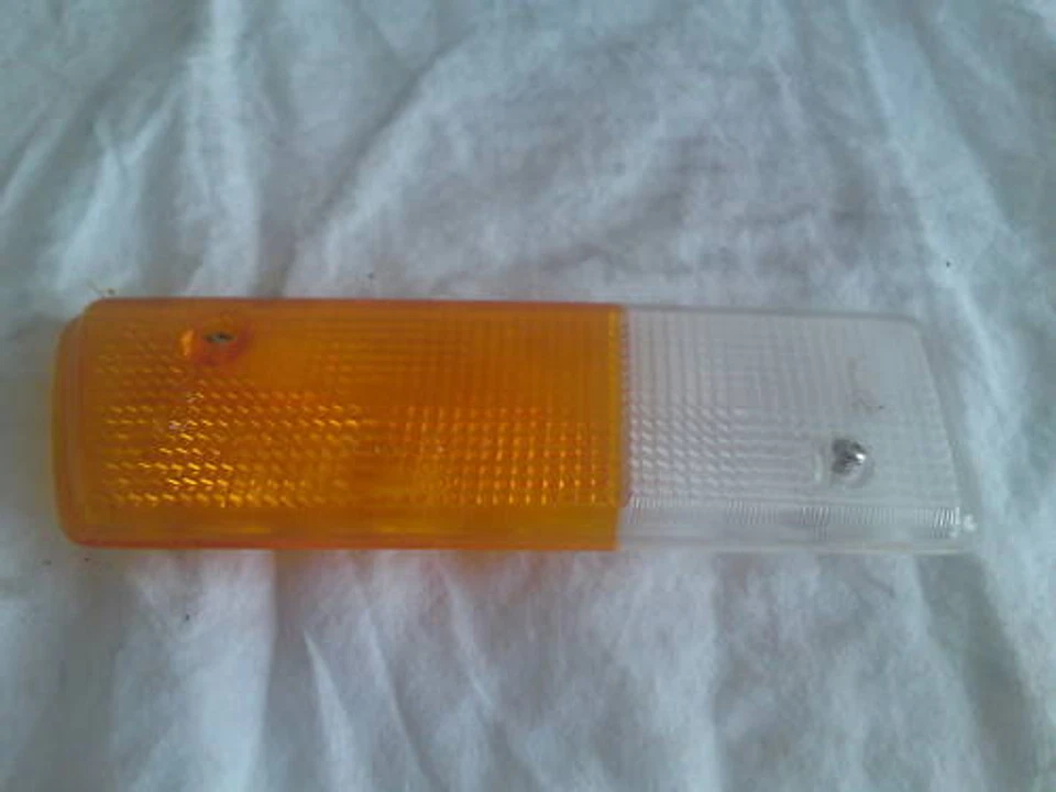 Renault 14 Front Right Indicator Lense New Genuine  7701020343 - Image 1 of 1