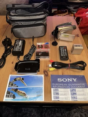 SONY HANDYCAM DCR-HC35E CAMCORDER MINI DV DIGITAL TAPE VIDEO Camera Touch Fault - Image 1 of 4