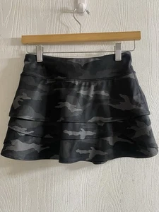 Athleta Girl Camo Lux Black Gray Tennis Golf Tiered Skirt Sz 12 - Picture 1 of 4
