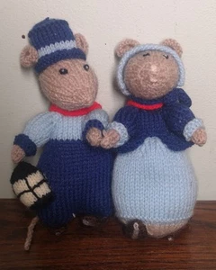 Paar viktorianische gestrickte Mäuse eine hält Laterne Weihnachten 6" hoch - Bild 1 von 4