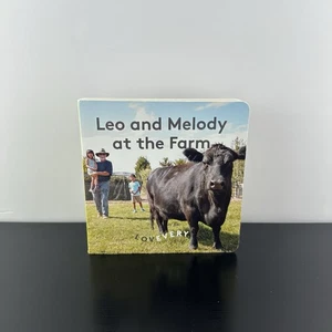 Lovevery “Leo and Melody at the Farm” Board Book from The Realist PlayKit 19-21M - Foto 1 di 5