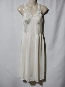 VINTAGE JC PENNEY BODY LITES FULL SLIP SIZE 36 USA MADE 100% ANTRON III NYLON - Picture 1 of 6
