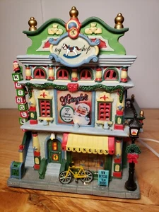 Lemax Caddington Village  "Kringle's Toy Shop"   Exterior Lighted  Building 2006 - Picture 1 of 12