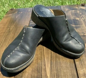 Clarks Slip-On Clogs Mules Black Leather Uppers Size 7M Comfortable - Picture 1 of 12