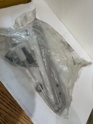 Johnson/Evinrude  1.8 gal Oil Tank Reservoir  5008617 Mounting Hardware Sub AY Foto 1 de 2