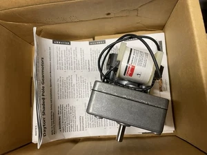 Dayton 2Z804C Shaded Pole Gearmotor 115V CW 50 in/lbs - Bild 1 von 3