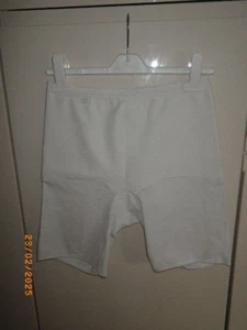 BNWOT WHITE LADIES SLOGGI CONTROL SHORTS/ KNICKERS SZ 16 - Picture 1 of 3