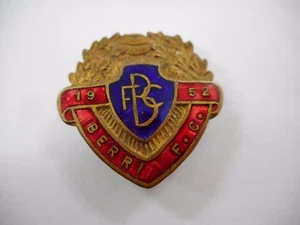1952 BERRI FOOTBALL CLUB ENAMEL BADGE / SOUTH AUSTRALIA - Picture 1 of 4