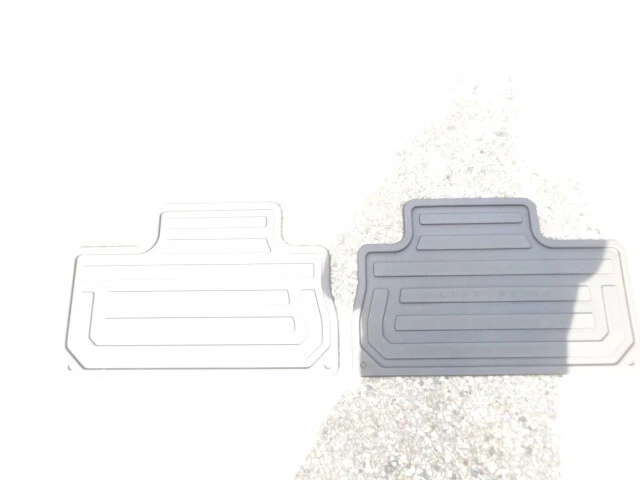 08-15 LAND ROVER LR2 FACTORY OEM RUBBER ALL WEATHER REAR SEAT FLOOR MATS PAIR — 第 1/4 张图片