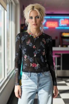 Kenneth Cole Y2K Sheer Mesh Floral Embroidered Top Asian Inspired Size Large  Foto 1 de 4