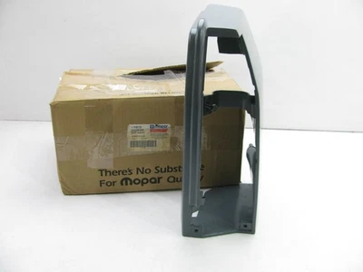 Extensión de carcasa de luz trasera derecha NOS para Chrysler New Yorker 88-91 Foto 1 de 4