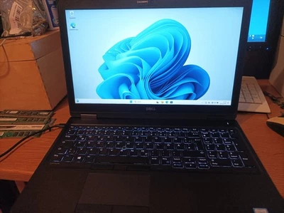 Dell Latitude 5580 15,6" Notebook Intel Core i7-7820HQ 16GB 256GB SSD Win 11 Pro - Bild 1 von 4