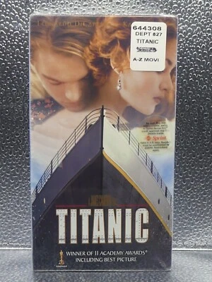 Titanic Leonardo DiCaprio Stickers 2 Tape Set VHS New Factory Sealed Videotape Foto 1 de 4