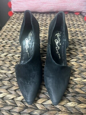 ALICE + OLIVIA Tamara Black Suede Cutaway Pumps Size 38 - Image 1 of 4