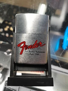 1995 Zippo Lighter Fender Fine Electric Instruments Since 1946 New Old Stock - Picture 1 of 6
