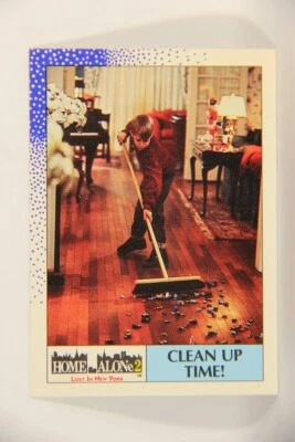 Home Alone 2 Lost In New York 1992 Trading Card #9 Clean Up Time ENG L016879 - Image 1 of 2