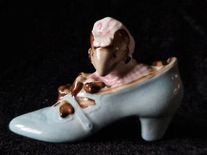 Vintage Beswick Beatrix Potter Figurine "The Old Woman Who Lived in a Shoe" BP3b - Picture 1 of 6