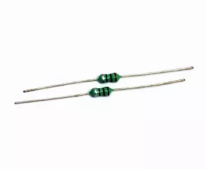 50 Stück Axialleitung Festinduktivität/HF Spule Drossel AL0410 120uH K ±10% 10x4mm Taiwan - Bild 1 von 2