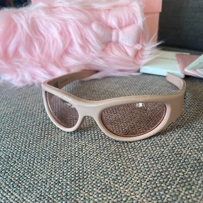 Gentle Monster x Jennie Jentle Salon Cheveux De Nini P7 Rosa Rosa D1H9GO8VBV7Z - Imagem 1 de 4