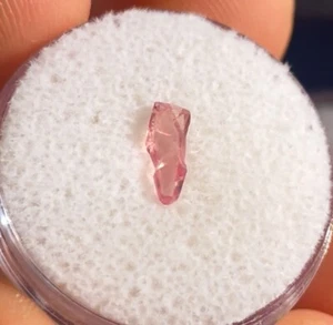 Edelstein Rhodochrosit Floater Kristall Präparat - 0,6ct - 8mm Südafrika - Bild 1 von 1