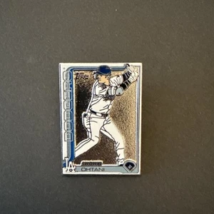 2025 Topps Serie 1 Shohei Ohtani Emaille Pin Super Box 1 von 10 LA Dodgers - Bild 1 von 3