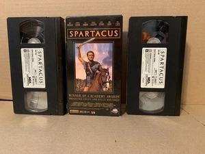 Spartacus VHS 1960, 1991 Release 2 Tape Set-Bundle Shipping Discount - Foto 1 di 4