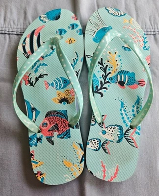 WOMEN'S VERA BRADLEY PRETTY TROPICAL DESIGN FLIP FLOPS - MEDIUM - BRAND NEW! - Image 1 of 4