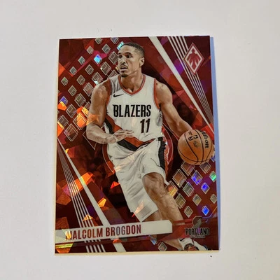 Malcolm Brogdon Red Ice 2023-24 Panini Phoenix #40 Blazers  - Image 1 of 2