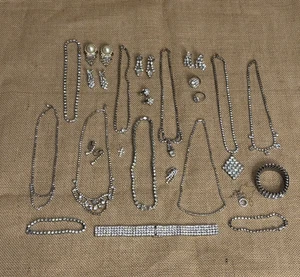 Vintage Strass Schmuck Konvolut Nachlass Halsketten Ohrringe Armbänder Anhänger Ringe - Bild 1 von 11