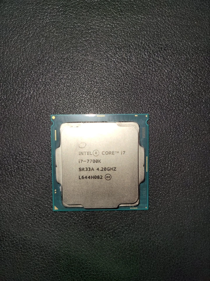 Procesador Intel SR33A i7-7700K 4,2 GHz Foto 1 de 1
