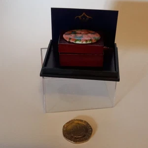 CHARMANTE BOXED REUTTER PORZELLAN MINIATUR, SCHMUCKKÄSTCHEN  - Bild 1 von 2