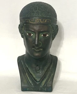Heniokhos Charioteer of Delphi Bust Ceramic With Bronze Patina Signed On Back - Bild 1 von 9