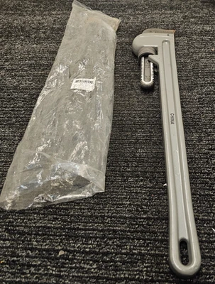 K Tool KTI-49124 24" Aluminum Pipe Wrench with 3-1/2" Jaw Capacity - Image 1 of 4