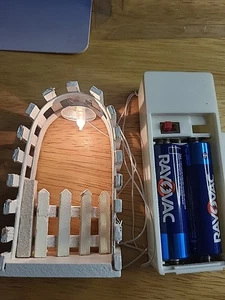 Villaggio delle Nevi Vacanze Pergolato 3" Con Lampada Luce 2-AA Batterie - Foto 1 di 4