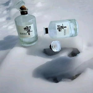 Two Empty Bottle Hibiki ,Suntory Whisky .Japanese with cork and glass lid. - Picture 1 of 4