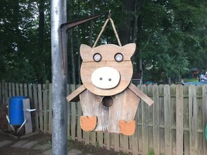 Nicely made Wooden Pig shape Hanging Bird House - Picture 1 of 12