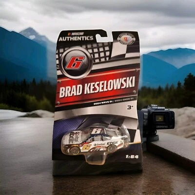 NASCAR Authenticics 🏁.. Brad Kesolowski.. 2024 Wave 01.. Castrol Edge Car #6 Foto 1 de 4