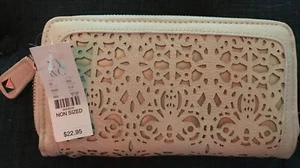 NWT NEW YORK & COMPANY Ivory ZIP AROUND WALLET - Picture 1 of 5
