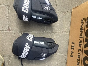 Cooper HG200 Ice Hockey Gloves - Picture 1 of 2