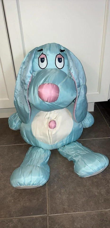 Brinquedo de pelúcia de náilon vintage Commonwealth Jumbo Love Blue Puppy Dog 28” Puffalump 86 - Imagem 1 de 4