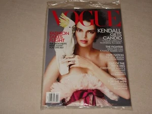 KENDALL JENNER * KAMALA HARRIS April 2018 VOGUE MAGAZINE NEW * PARTIALLY SEALED - Picture 1 of 4