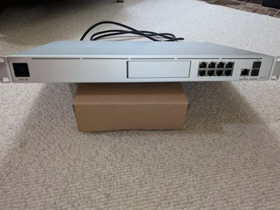 Ubiquiti Networks UDM-SE Unifi Dream Machine Special Edition - Image 1 of 2