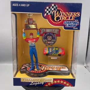 1997 Winners Circle with Starting Lineup JEFF GORDON Figur Dupont Car w/TROPHY - Bild 1 von 9