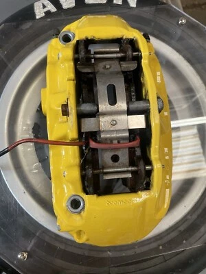 2017 FERRARI  FRONT UK RIGHT BREMBO CARBON CERAMIC BRAKE CALIPER OEM - Image 1 of 4