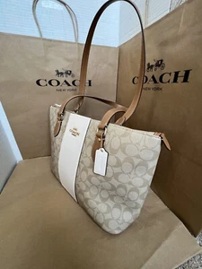 Coach CR121 Light khaki Signature Chalk Saddle Leather Gallery Tote Bag NWT $378 - Picture 1 of 7