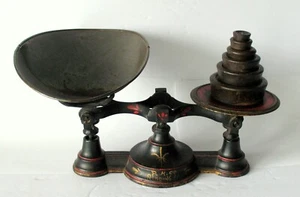 Antique Cast Iron Reading Hardware Balance Scale with Weights Mercantile - Picture 1 of 16