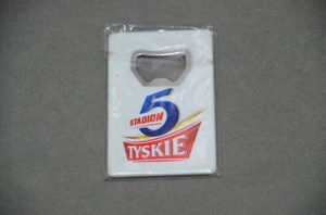 Tyskie Polnisch Polen Bier Flaschenöffner Kühlschrankmagnet Promo 5 Stadion Brandneu - Bild 1 von 3
