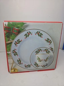 Vintage 12 Stück Porzellan Weihnachten Geschirr Set Holly Berry Jay Import Co - Bild 1 von 2